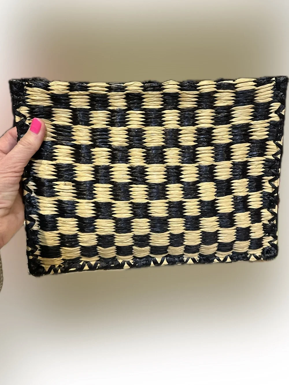 TORY BURCH NATURAL BLACK CHECK WOVEN WEAVE STRAW WICKER LOGO CLUTCH WRISTLET 11”